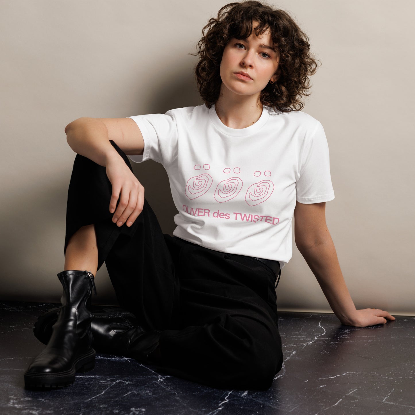 Oliver des Twisted Unisex Premium T-Shirt